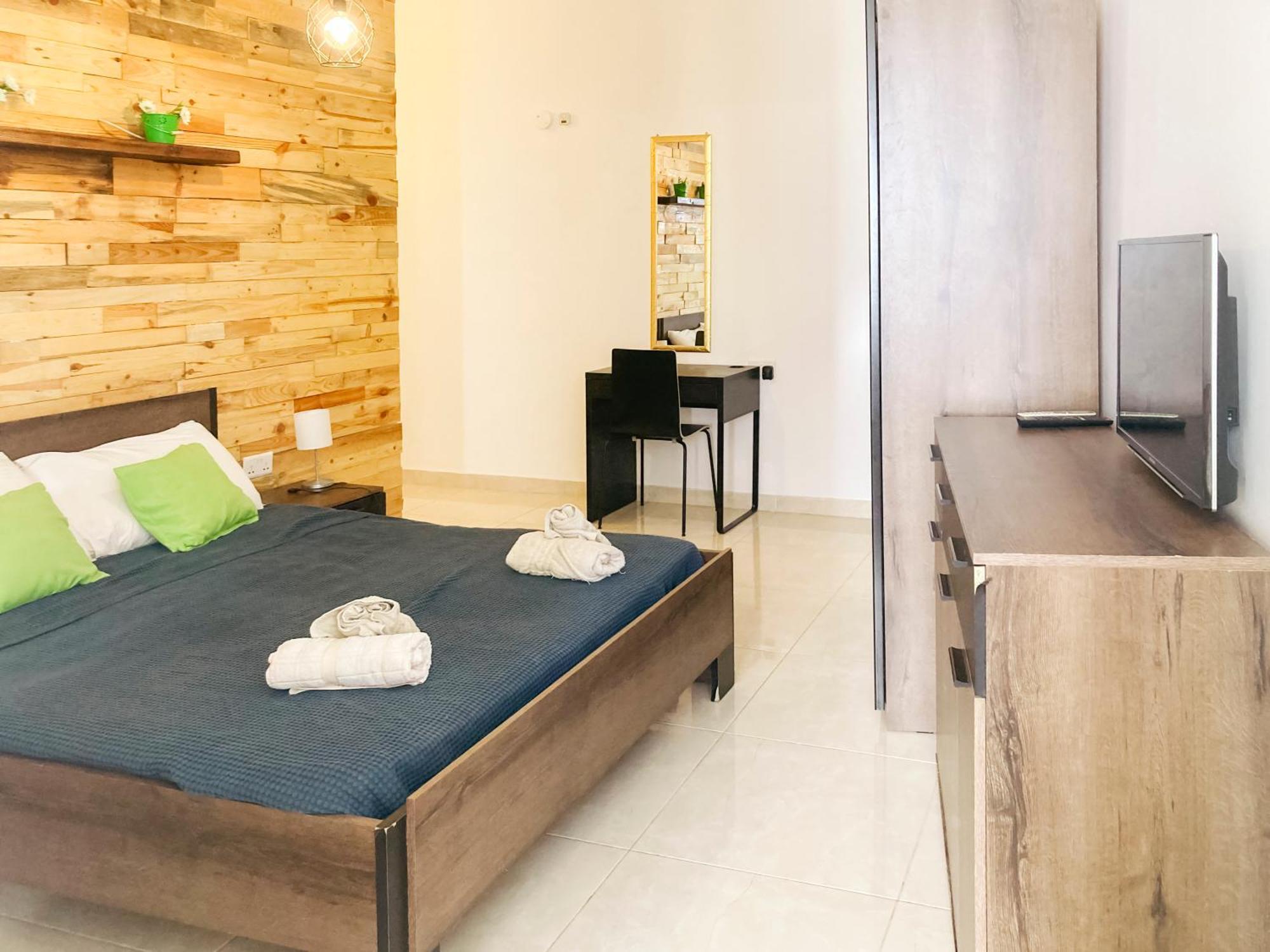 Xl Central Home - Sleeps 10 People Pietà Extérieur photo
