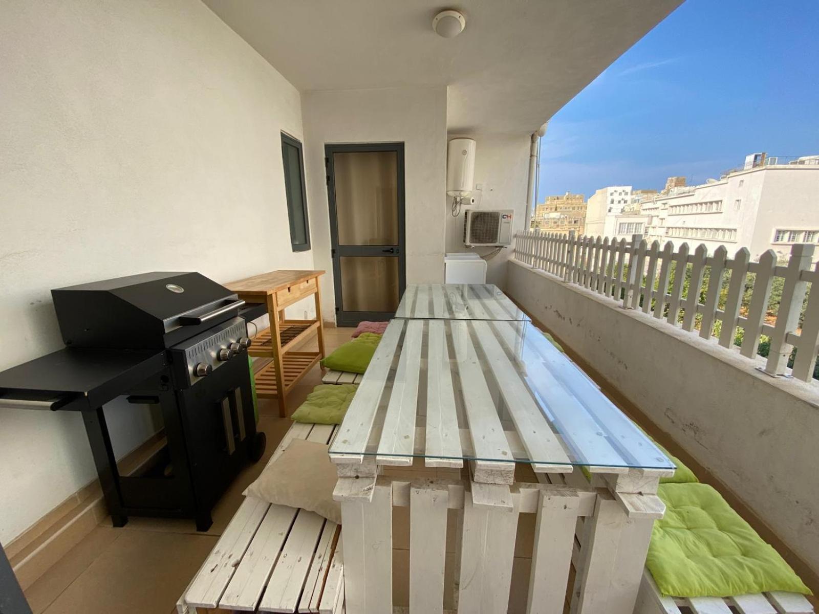 Xl Central Home - Sleeps 10 People Pietà Extérieur photo